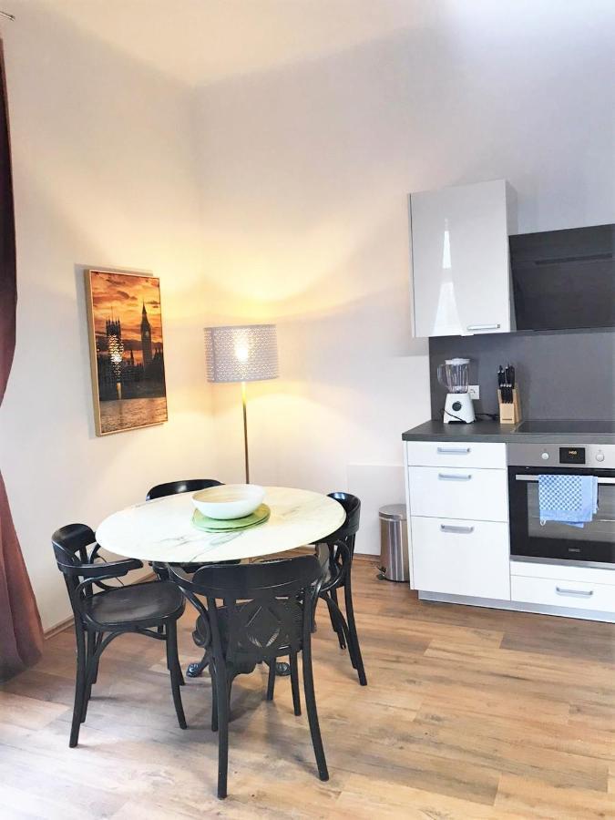 Studio & Apartments Near Reumannplatz 维也纳 外观 照片